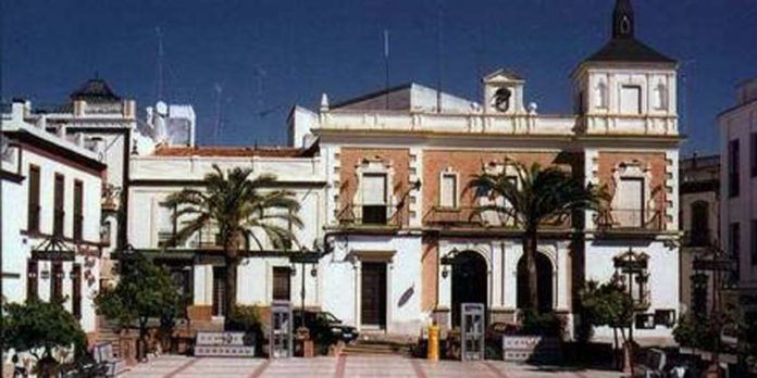 Fachada del Ayuntamiento de Valverde del Camino.