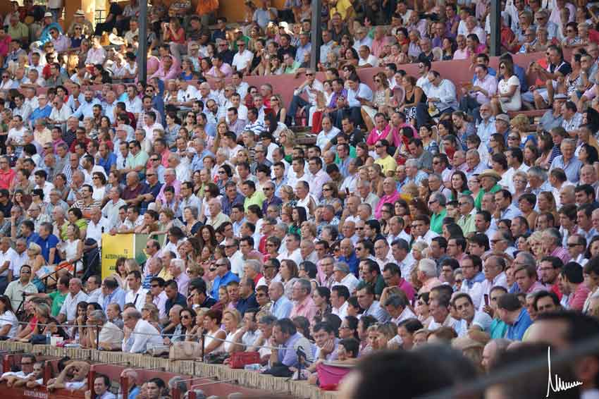 ¡Qué alegría ver los tendidos llenos de la plaza de La Merced!