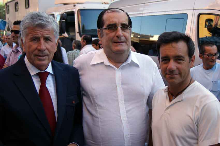 Paco Pirfo junto a los periodistas Vicente Parra y Francisco Mateos.