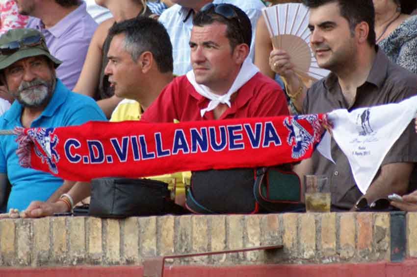 Aficionados a los toros... y al fútbol.