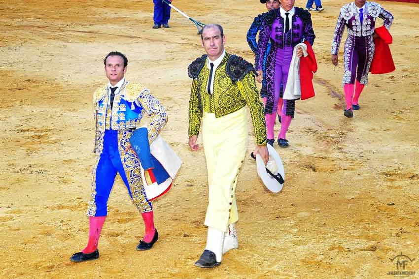 Antonio Ferrera y su picador Alonso Sánchez.