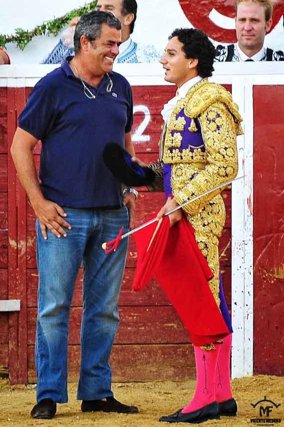 Brindis de Oliva Soto al ganadero onubense Gerardo Ortega.