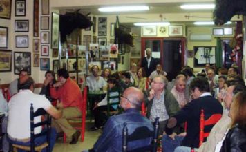 Éxito de las conferencias de la Peña Taurina de Zalamea Salón de la Peña Cultural taurina de Zalamea.