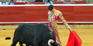 José Tomás, en el mano a mano con Morante en Huelva en las últimas Colombinas. (FOTO: Vicente Medero)
