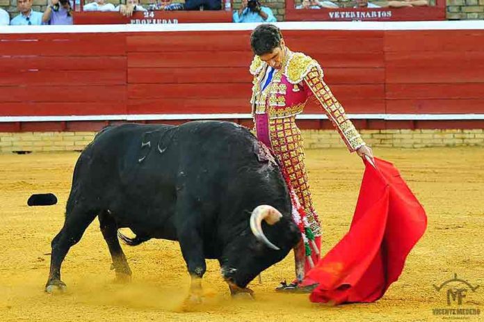 José Tomás, en el mano a mano con Morante en Huelva en las últimas Colombinas. (FOTO: Vicente Medero)