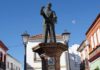 Estatua levantada en Nerva con la figura de su gran compositor musical, el maestro Rojas.