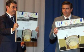 Carlos Pereda y Óscar Polo con las distinciones.