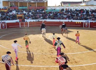 La plaza de Valverde ha acogido festejos taurinos el dia de Reyes.