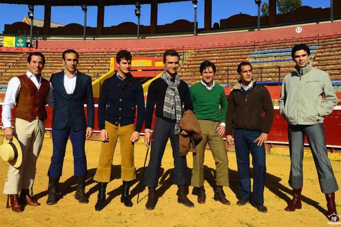 Toreros y rejoneadores junto a José Luis Pereda López. (FOTO: Vicente Medero)