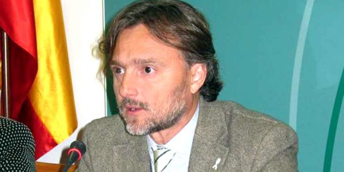 El delegado de la JUnta en Huelva, José Fiscal, máxima autoridad gubenativa taurina en la provincia.