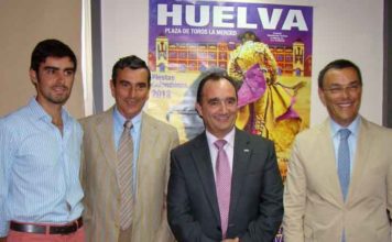 Miguel Ángel Perera, el empresario Carlos Pereda, el presidente de Diputación de Badajoz y el presidente de Diputación de Huelva.