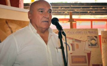 La plaza de La Merced contará con un salón social El ganadero y propietario de la plaza de La Merced, José Luis Pereda, explicando hoy el proyecto. (FOTO: Vicente Medero)