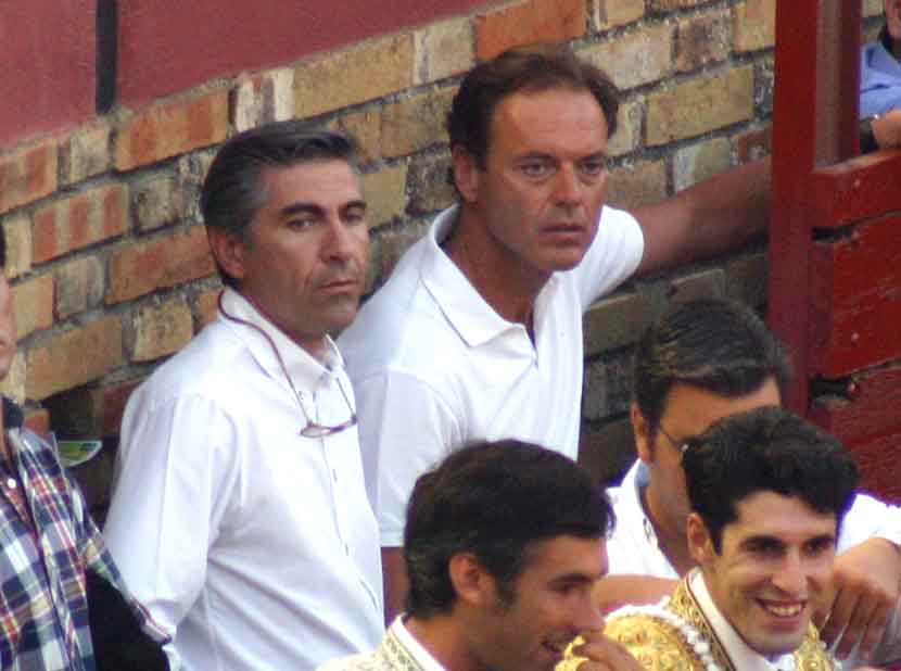 El empresario ÓScar Polo junto al torero y apoderado Fernando Cepeda.