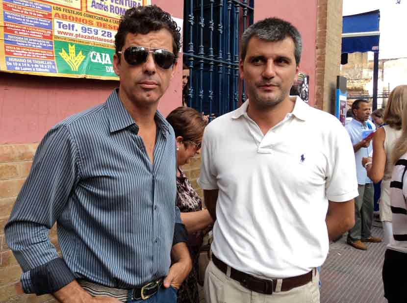 Raúl Galindo y el empresario local Jorge Buendía.