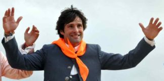 Andrés Romero, saliendo a hombros esta tarde.
