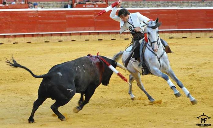 El rejoneador onubense Andrés Romero. (FOTO: Vicente Medero)