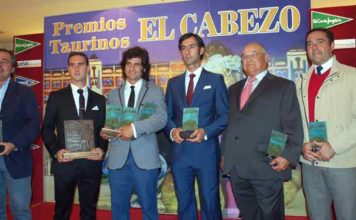 Noche de trofeos taurinos en Huelva (GALERÍA GRÁFICA) Los premiados en las últimas Colombinas. (FOTO: Pepe Plaza)