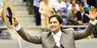 Andrés Romero, a hombros en Las Rozas.