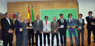 Todos los premiados por la temporada 2013. (FOTO: Arizmendi)