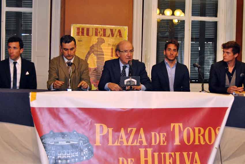 Presentación de la novillada que abre temporada.