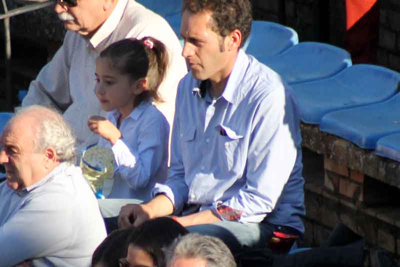 El diestro sevillano Luis Mariscal y su hija.