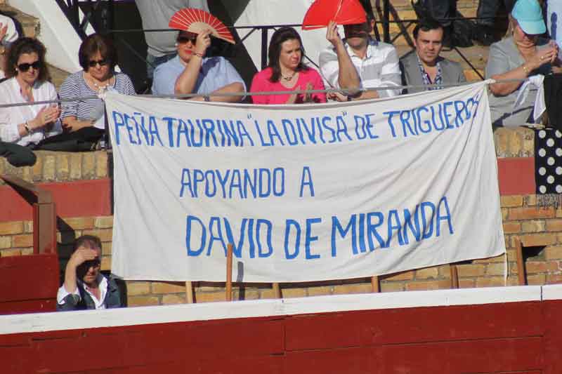 La peña taurina 'La divisa' de Trigueros.