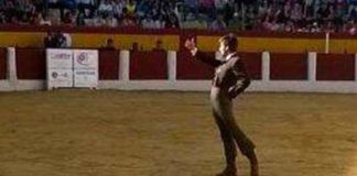 El onubense Emilio Silvera saludando hoy en Cehegín.