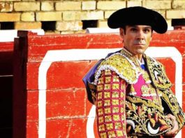 Colombinas sin José Tomás José Tomás, en un paseíllo en la plaza de Huelva. (FOTO: Vicente Medero)