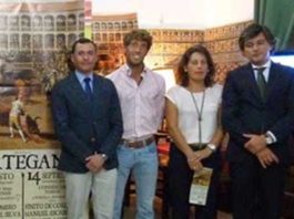 Presentados los festejos taurinos de Cortegana Acto de presentación de los festejos taurinos de Cortegana en 2014.
