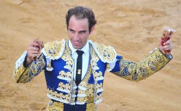 Salvador Cortés, en la corrida de la reciente Feria de Zalamea. (FOTO: Arizmendi)