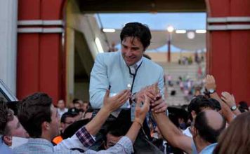 Andrés Romero en la salida a hombros esta tarde en Don Benito.