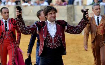 El rejoneador onubense Andrés Romero, triunfador en Ronda.