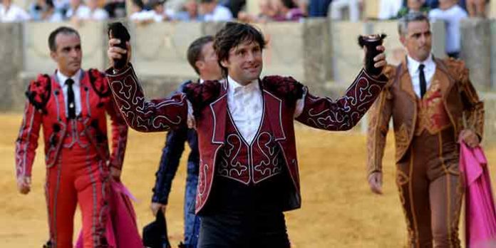 El rejoneador onubense Andrés Romero, triunfador en Ronda.