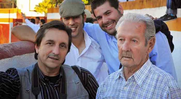 Nuestro compañero Pepe Plaza, junto a su padre, Manuel Prieto 'Manolín'. (FOTO: Vicente Medero)