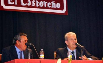Fernando Cuadri durante la charla en San Juan del Puerto. (FOTO: Arizmendi)