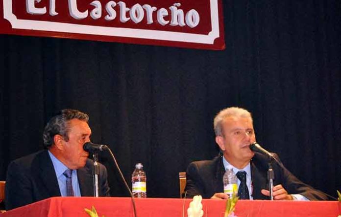 Fernando Cuadri durante la charla en San Juan del Puerto. (FOTO: Arizmendi)