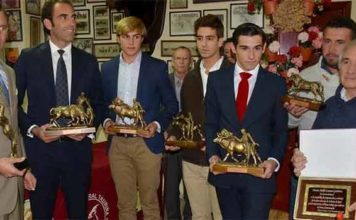 Todos los premiados por la Peña de Zalamea la Real. (FOTO: Gilberto)