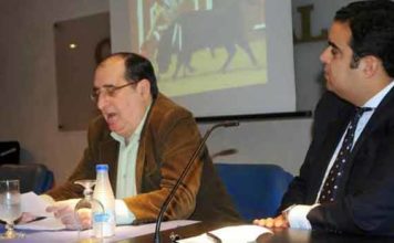 Vicente Parra durante la charla celebrada en Huelva. (FOTO: Arizmendi)
