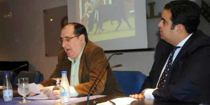 Vicente Parra durante la charla celebrada en Huelva. (FOTO: Arizmendi)