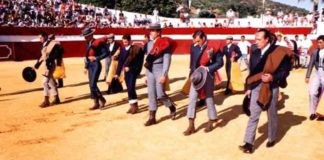 Imagen de archivo del festival de Higuera, con Litri y Curro Romero en el paseíllo.