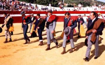Fecha y cartel para el festival de Higuera de la Sierra Imagen de archivo del festival de Higuera, con Litri y Curro Romero en el paseíllo.