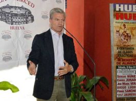 Presentado el ‘II Ciclo de Clases Prácticas’ de Huelva El diestro sevillano Espartaco apoyó como padrino la presentación del 'II Ciclo de Clases Prácticas' de Huelva. (FOTO: Arizmendi)