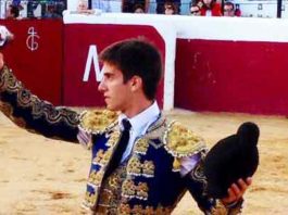 Emilio Silvera con la oreja cortada en Mijas hoy domingo.