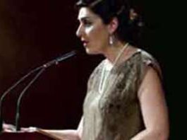 La periodista sevillana Lorena Muñoz, en un pregón taurino en Sevilla este mismo año.